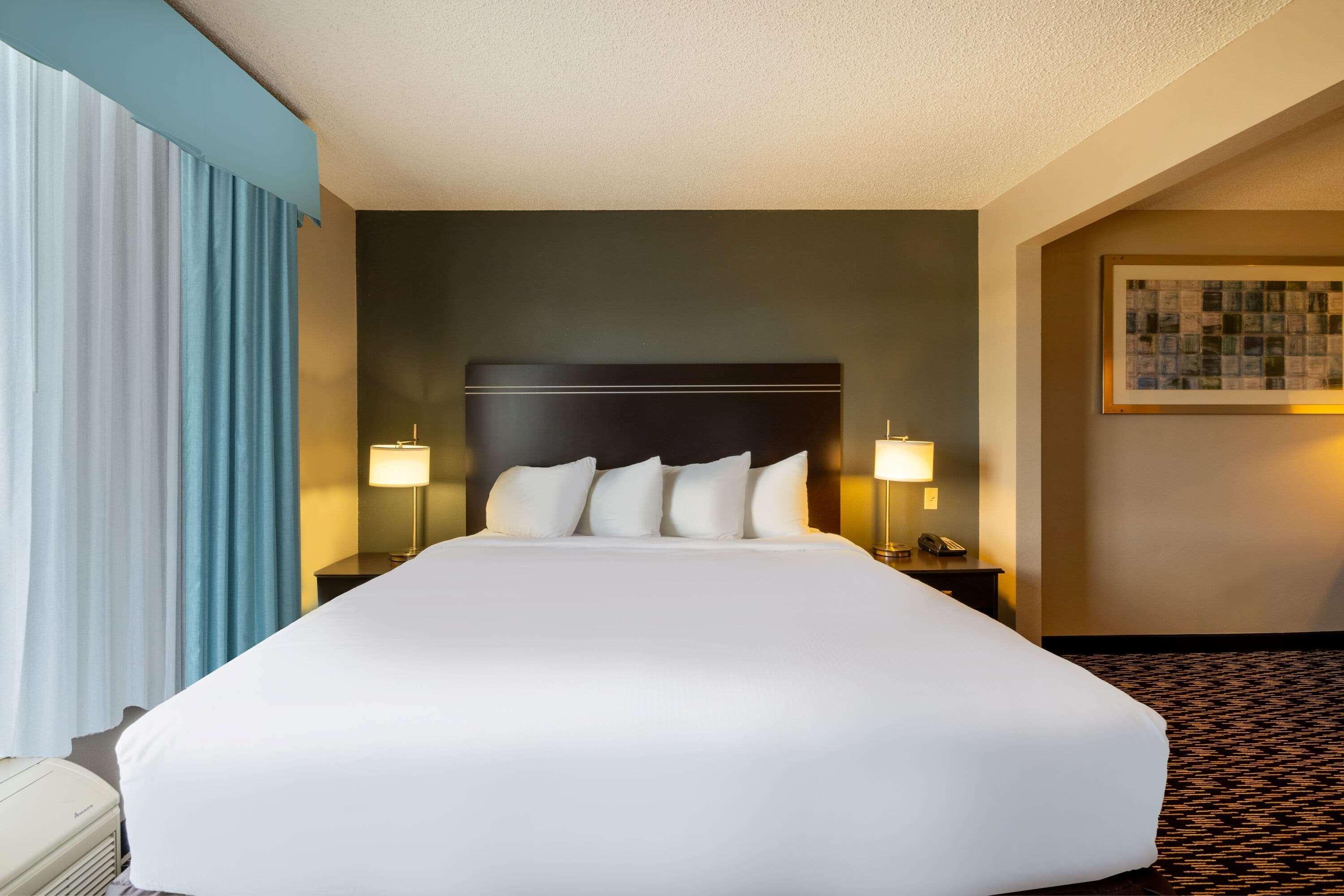 Wingate by Wyndham Gillette Hotell Exteriör bild