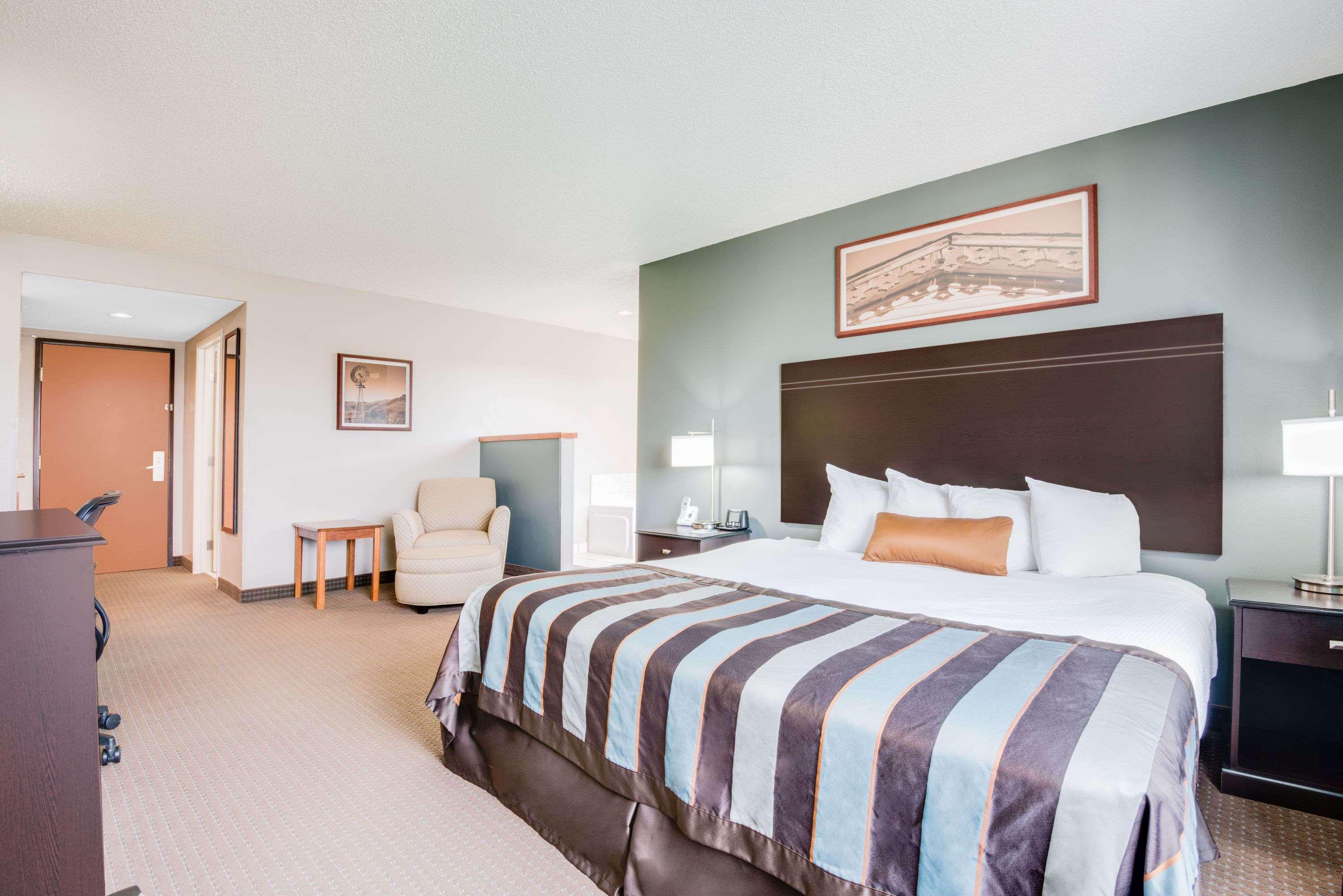 Wingate by Wyndham Gillette Hotell Exteriör bild