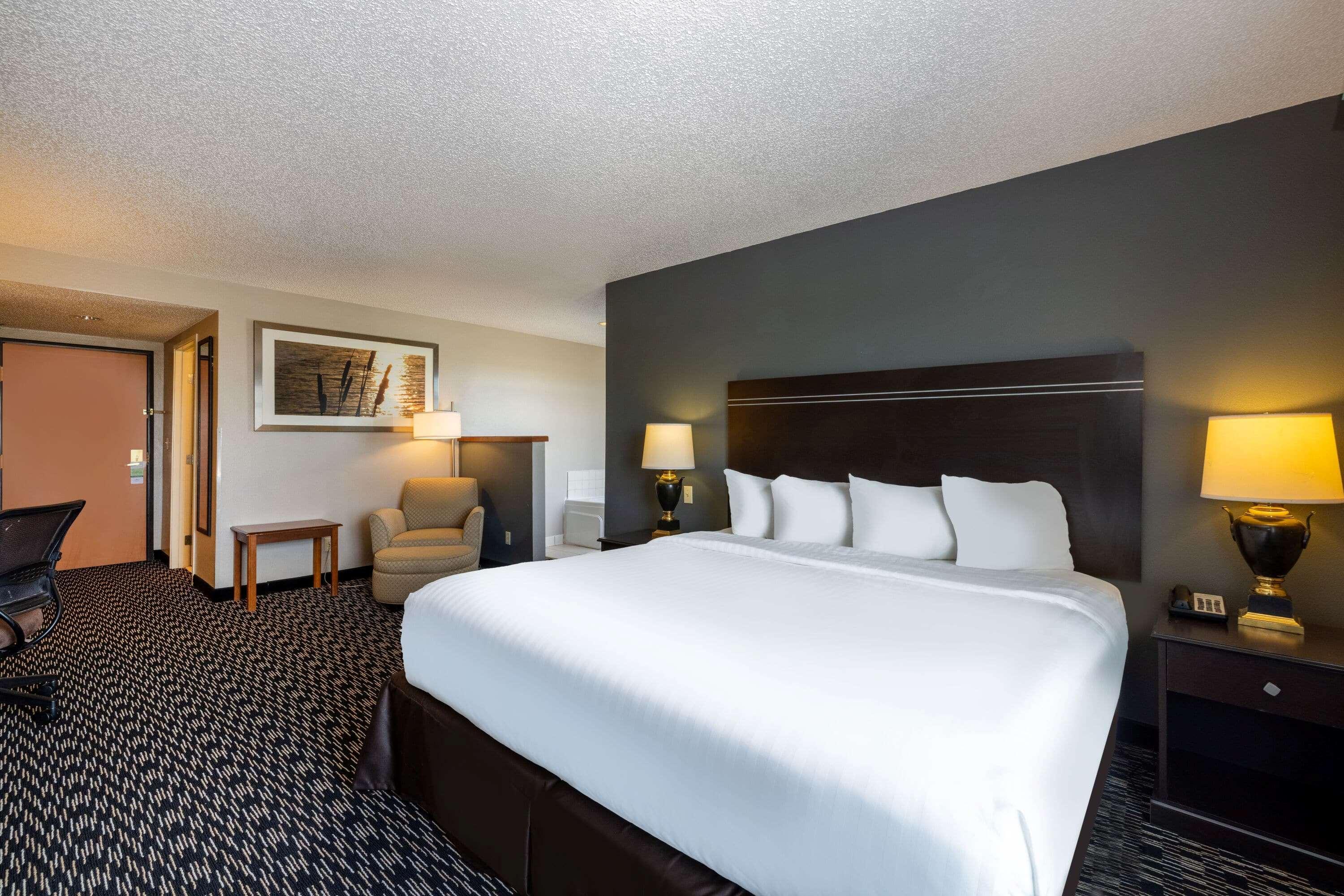 Wingate by Wyndham Gillette Hotell Exteriör bild