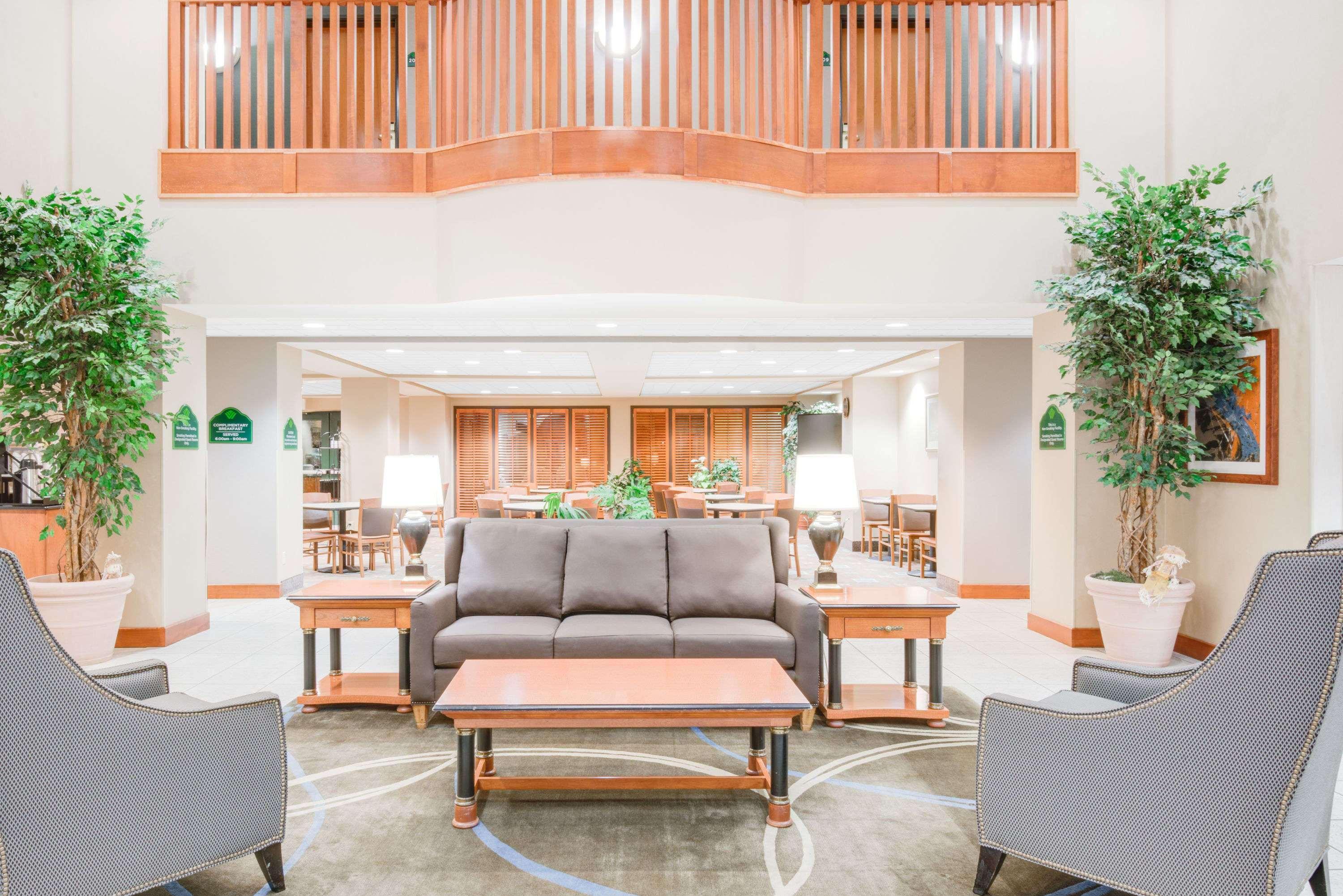 Wingate by Wyndham Gillette Hotell Exteriör bild