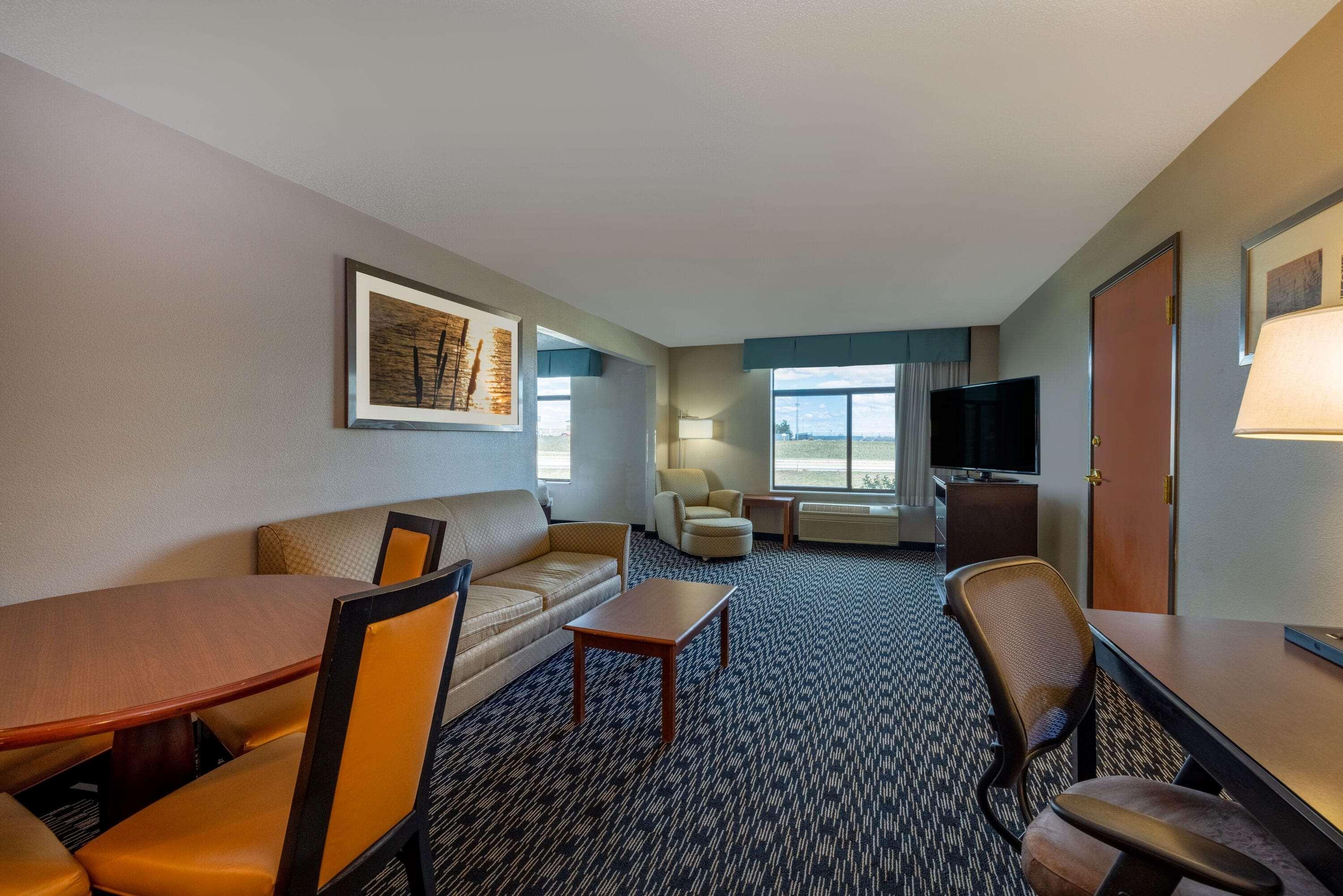 Wingate by Wyndham Gillette Hotell Exteriör bild