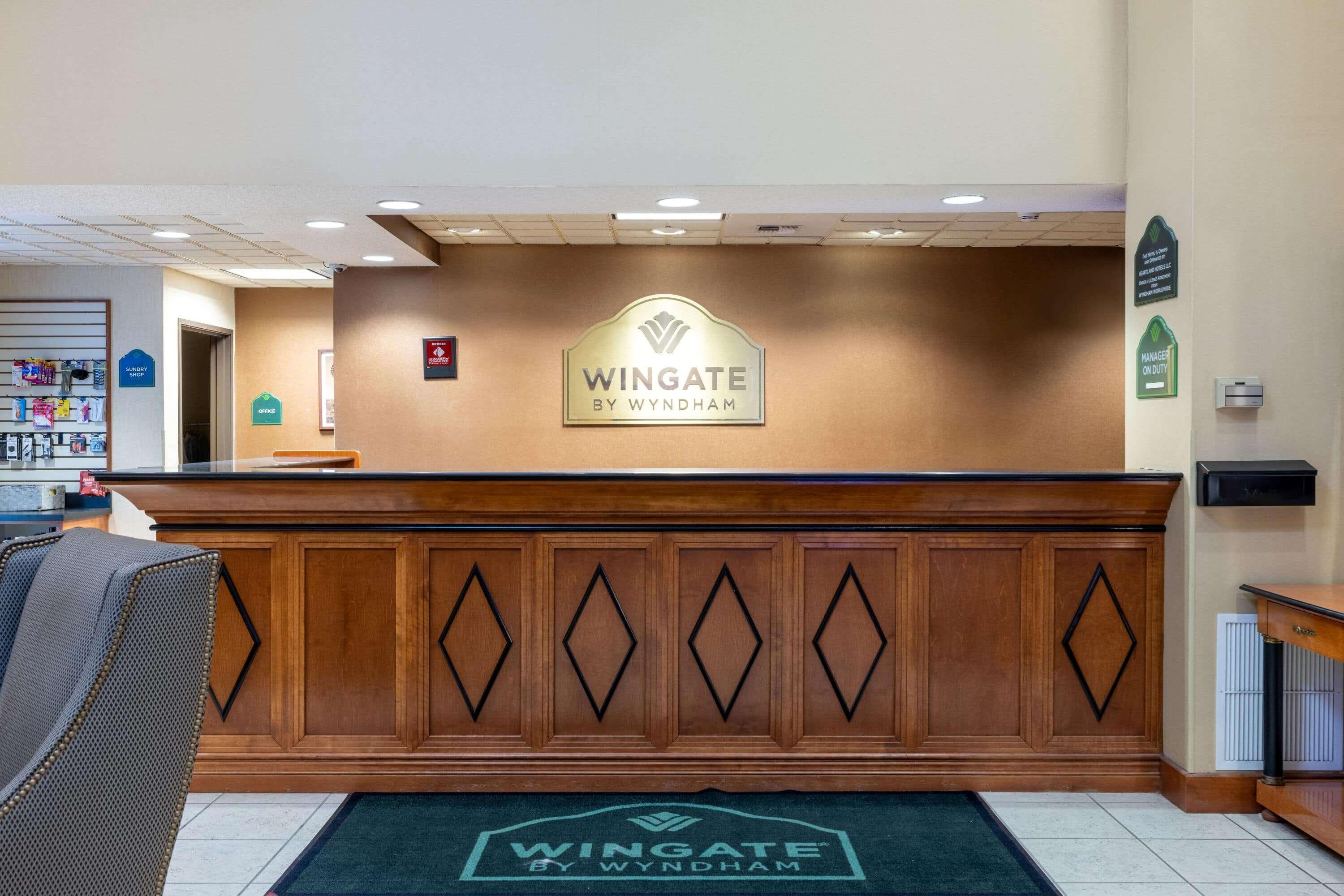 Wingate by Wyndham Gillette Hotell Exteriör bild